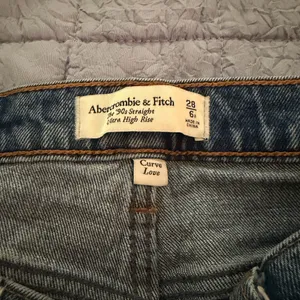 Abercrombie & Fitch 90’s straight ultra high rise jeans Women’s 6 regular thumbnail 3