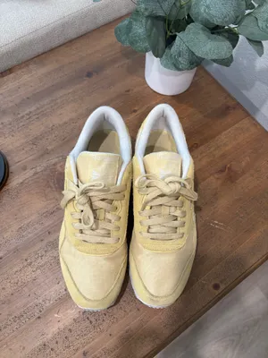 Yellow Reebok Sneakers thumbnail 2