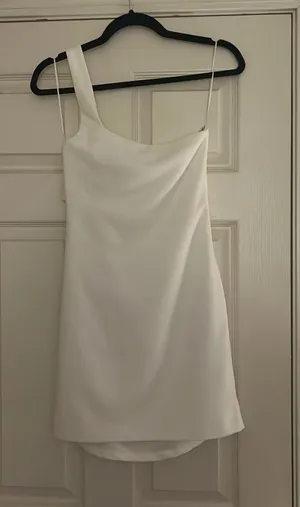 White Dress thumbnail 1