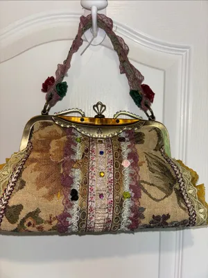 Vintage Victorian Style Floral Tapestry Purse Metal Clasp Frame Muxed Textures thumbnail 2
