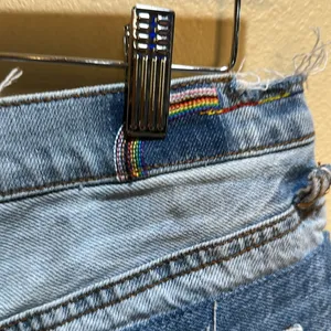 American Eagle size 6 High Rise rainbow patchwork 90’s Boyfriend Shorts thumbnail 4