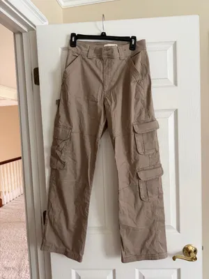 Abercrombie Relaxed Cargo Curve Love Pants thumbnail 2