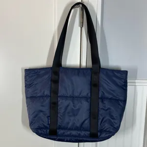 j.crew factory Puffer‎ Tote Bag in navy blue thumbnail 2