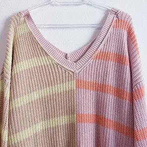 American Egale Stripped Chunky Lightweight V-Neckline Sweater thumbnail 3