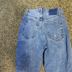 Abercrombie A&F Jeans Curve Love 90s Straight Ultra High Rise Distressed 26/2S thumbnail 4