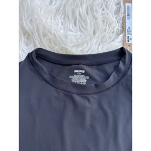 Skims Fits Everybody Long Sleeve T-Shirt Onyx Size Large thumbnail 4