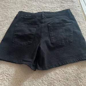White House Black Market High Rise Sculpt‎ 5-Inch Black Denim Shorts size 6 thumbnail 6