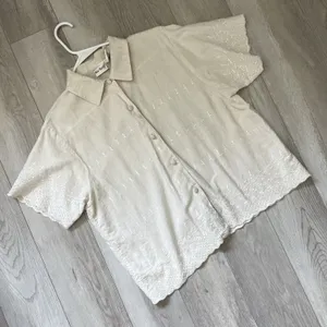 Vintage Embroidered Shirt short sleeve button up boxy crop womens Cream (medium) thumbnail 1