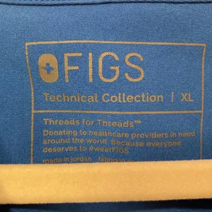 FIGS Women's Catarina Classic V-Neck One-Pocket Scrub Top in Royal Blue Size XL thumbnail 3