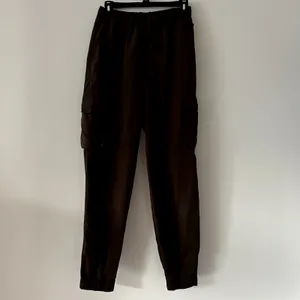 Alo Yoga Dark Brown It Girl Cargo Utility Athletic Jogger Pants Size M thumbnail 3