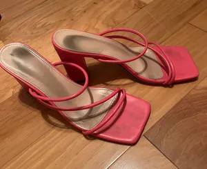 Pink Heels thumbnail 1