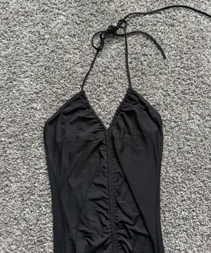 Zara Black Ruched Halter Midi Dress thumbnail 3