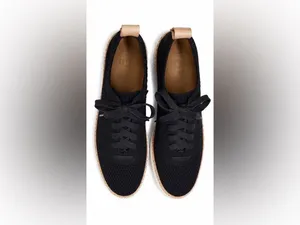 UGG black knit sneakers women’s size 8 thumbnail 4