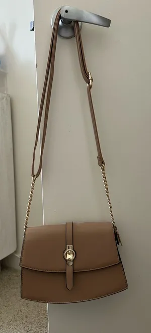 Light brown purse with gold detailing thumbnail 1