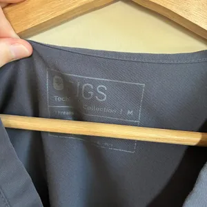Figs casma gray scrubs top pockets women's size medium casual shirt nurse thumbnail 3