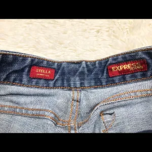 Express‎ Stella Skinny Leg Destructed Jeans Size 4 thumbnail 6