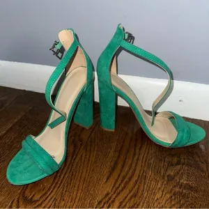 Suede Green Heels Size 7 thumbnail 4