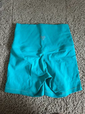 Aritzia Biker Shorts thumbnail 2