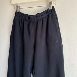 Hollister Pants thumbnail 3