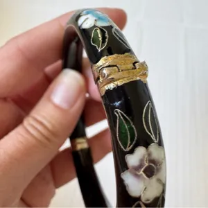 Vintage Cloisonné Black Floral Bangle Bracelet Womens Estate Jewelry Boho thumbnail 6