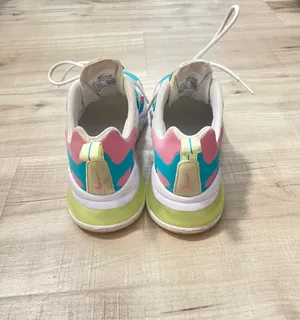 Nike Air Max 270 React thumbnail 2