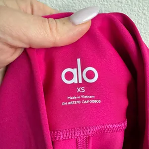 Alo Yoga 7/8 High Waist Shiny Airlift Legging Hot Fuschia Pink Calf Logo SZ XS thumbnail 6