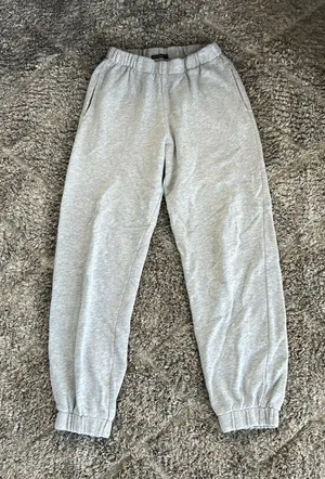 Brandy Melville grey sweatpants thumbnail 1
