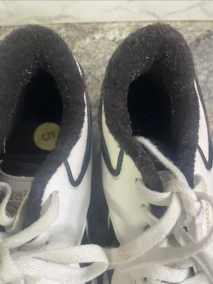 Reebok White and Black Court-Style Leather Sneakers thumbnail 6