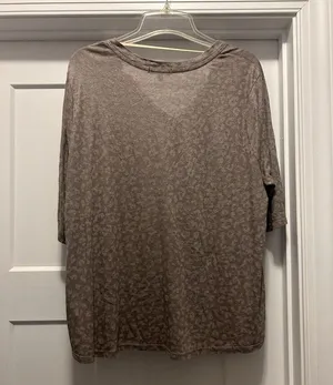 Democracy Tan Beige Leopard Print V-Neck Top Linen Blend Knit Taupe Size XL thumbnail 5