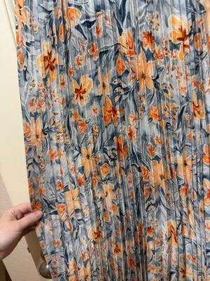 Strut & Bolt Floral silk pleated midi dress thumbnail 10