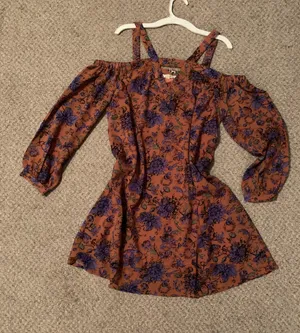 Entro Open Shoulder Dress thumbnail 1
