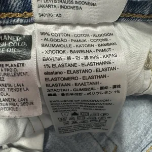 Levis 501 Premium Denim Jeans Womens Size 26x30 Button Fly Light Wash Raw Hem‎ thumbnail 6