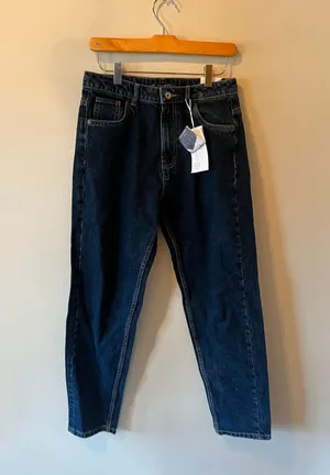 NWT Mom Fit Jeans thumbnail 1