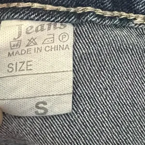 Women’s Wide Flare Jeans Size 27 thumbnail 5