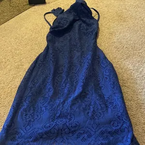 For love and‎ lemons sapphire take a holiday lace halter dress xs thumbnail 5