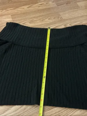 American Eagle Outfitters Ribbed Off-the-Shoulder Sweater Size Medium thumbnail 5