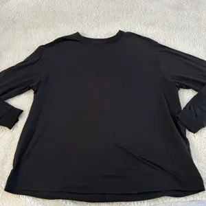 Nike Women’s Black Dri-Fit Long Sleeve Shirt L Yoga Athleisure Luxe Preppy Yoga thumbnail 2