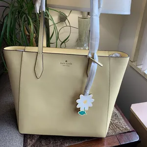 Authentic KATE SPADE Saffiano leather zip top Tote/Flower charm thumbnail 7