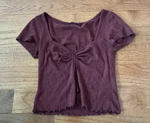 Abercrombie burgundy ribbed sweetheart neckline cropped lettuce hem top thumbnail 2