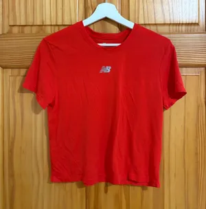 New Balance Size Medium Orange/Red Athletic T-Shirt thumbnail 1