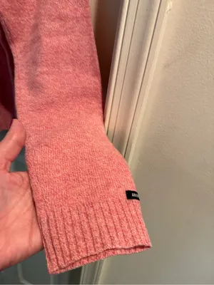 Abercrombie & Fitch Pink Cropped Turtleneck Sweater in Heathered Pink thumbnail 10