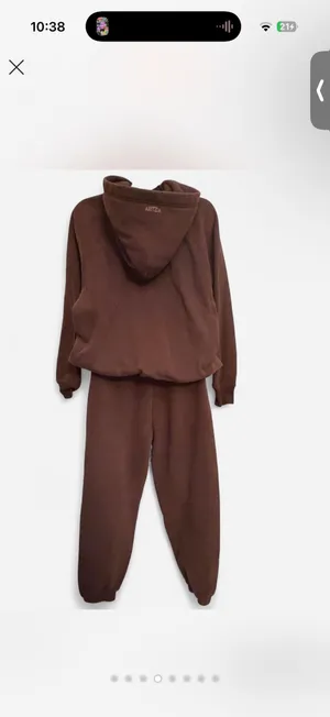Aritzia hoodie and jogger sweatpants thumbnail 4