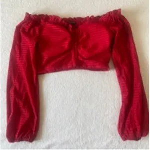 Red crop top long sleeve‎ thumbnail 1
