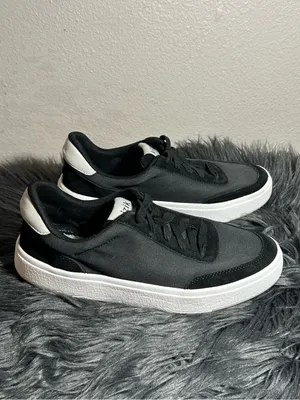 Kizik Prague Women’s Black Low-Top Casual Sneaker Size 9.5 thumbnail 4