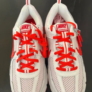 New NIKE Vomero 5 GS 'Valentine's Day 2025' thumbnail 5