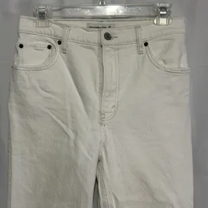 Abercrombie & Fitch 90s Straight Ultra High Rise Jeans Women’s 28/6S White Denim thumbnail 2