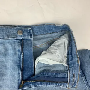 Levi's women's size 29 High waist Mom Jeans light wash denim thumbnail 7