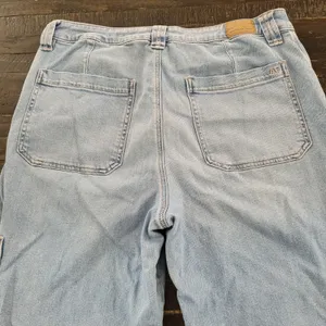 American Eagle Super High Rise Light Wash Cargo Baggy Wide Leg Jeans Womens 14 thumbnail 2