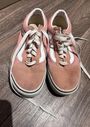 Vans (Size: 4 men's 5.5 women's) thumbnail 1