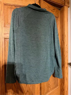 Women’s Heathered Green Long-Sleeve Pullover Hoodie thumbnail 2